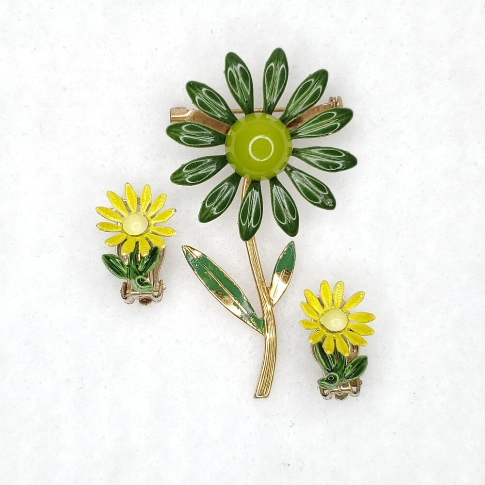 Vintage Floral Brooch Clip Earring Set Green Yellow Daisy 2 5/8" 7/8" *READ